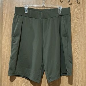 32 degrees NWT men’s athletic shorts large